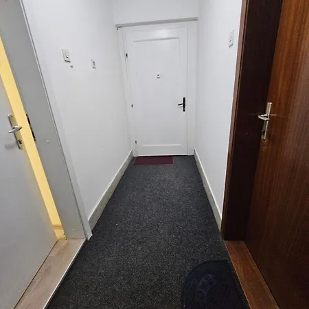 Anastasija Lux 2 * Paraćin